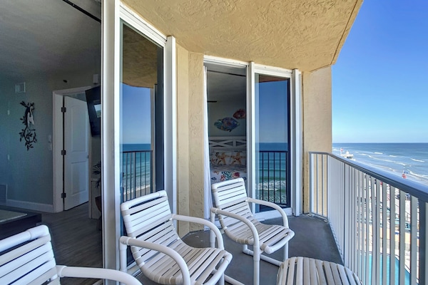 Condo, varias camas, balcón, vista al océano (Oceania Beach Club 602) | Áreas de la propiedad