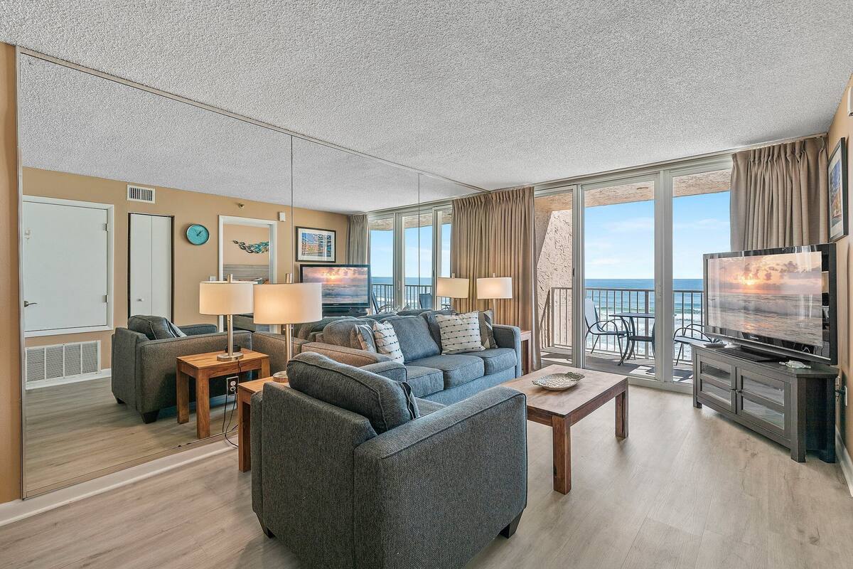Condo, Multiple Beds, Balcony, Beach View (Oceania Beach Club 604) | Living area