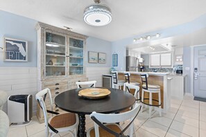 Condo, Multiple Beds, Balcony, Ocean View (Oceania Beach Club 603) | Dining