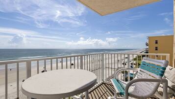 Appart'hôtel, plusieurs lits, balcon (Oceania Beach Club 601) | Enceinte de l’hébergement