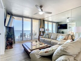 Condo, Multiple Beds, Balcony, Ocean View (Oceania Beach Club 602) | Living area