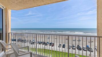 Condo, várias camas, sacada, vista para o oceano (Oceania Beach Club 503) | Área da propriedade