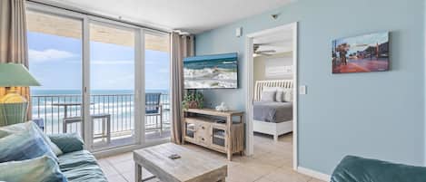 Appart'hôtel, plusieurs lits, balcon, vue océan (Oceania Beach Club 504) | 2 chambres, décoration personnalisée, ameublement personnalisé