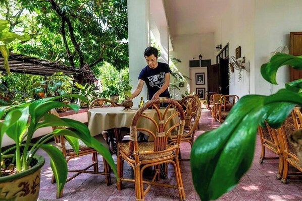 Outdoor dining