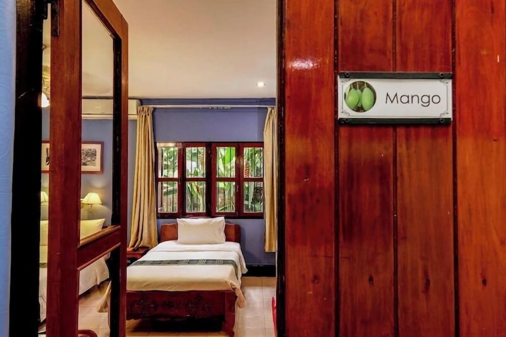 Lani's House By The Ponds by null