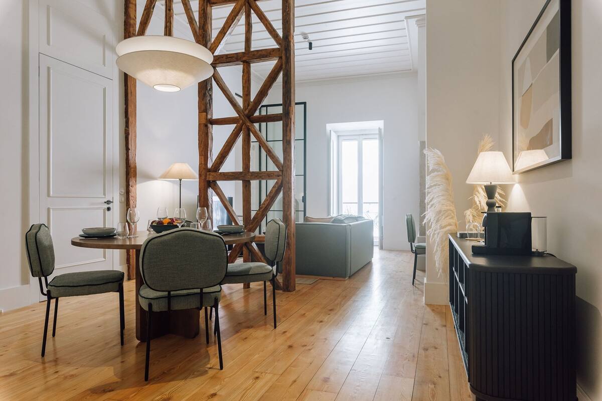 Classic Apartment, Pool View | Living area