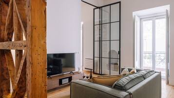 Klassiek appartement, uitzicht op zwembad | Woonruimte