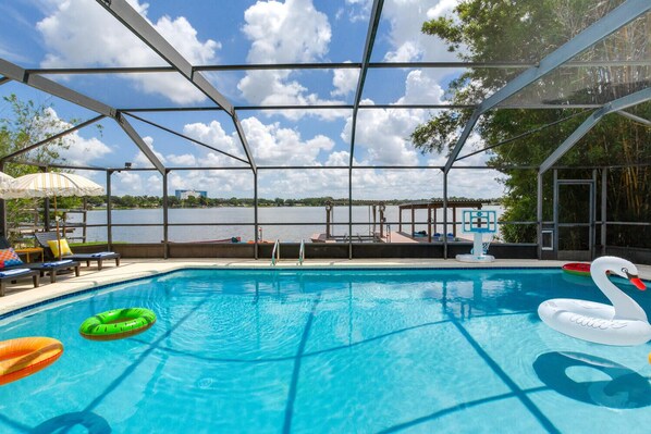 Pool - Lakefront Tampa/Heated Pool/Sunrise Views/Kayaks/Games/Outdoor Bar/Sleeps 10 (Tampa)