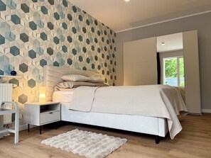 2 bedrooms, desk, iron/ironing board, free WiFi