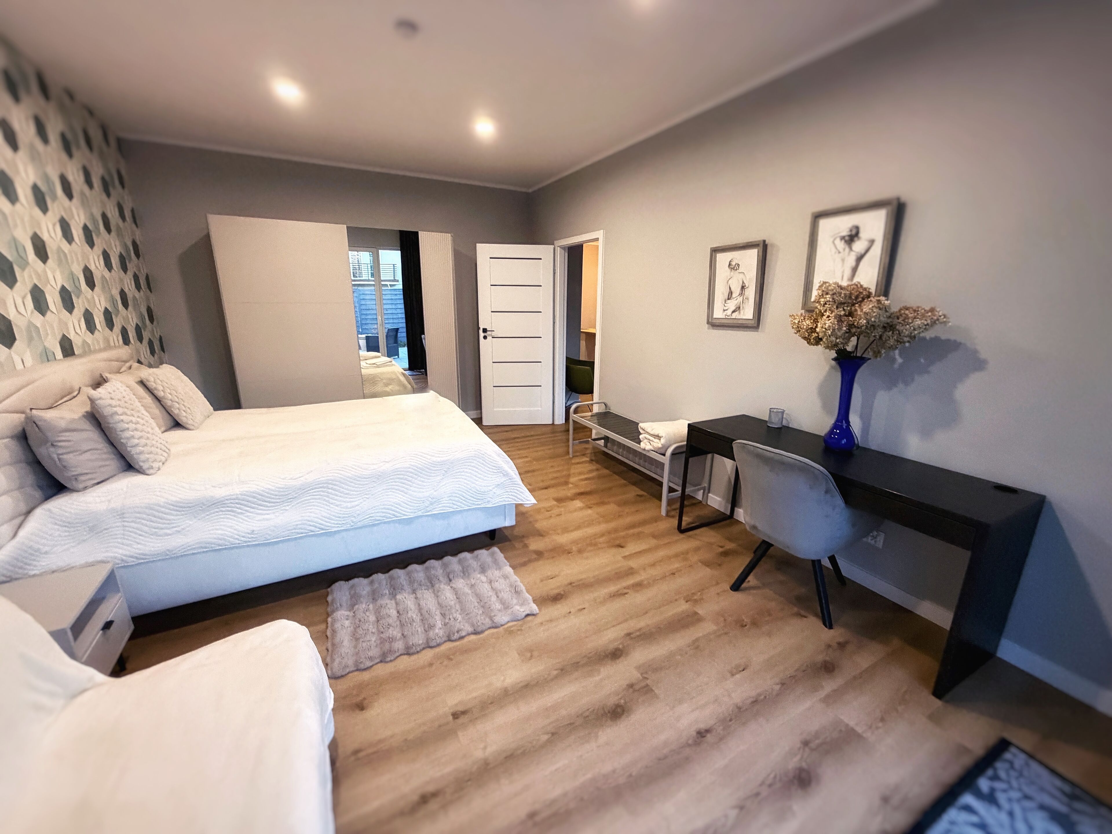 2 bedrooms, desk, soundproofing, iron/ironing board