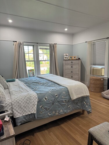 Convenient, Quiet Ryder Cup Location 3-bedroom house in Amityville