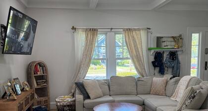 Convenient, Quiet Ryder Cup Location 3-bedroom house in Amityville