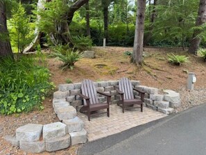 Property grounds - Ocean-View Mini Suite with Queen Bed (Otter Rock)