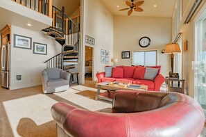 TV, fireplace, offices