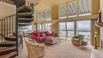 TV, fireplace, offices