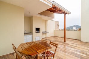 Basic Apartment | Outdoor dining - 2-Bedroom Apartment with Barbecue 270m from the Beach CCC0302 (Florianópolis)