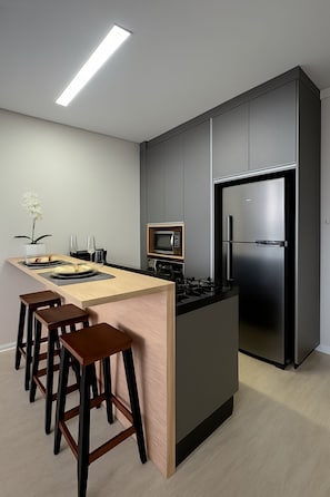 Micro-ondas, fogão, cooktop