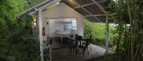 Tempat makan outdoor