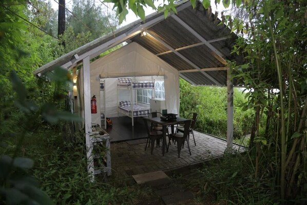 Outdoor dining - Iglam Ijen (Banyuwangi)