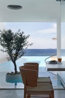 Πρωινό σε μπουφέ καθημερινά (20 EUR/άτομο)