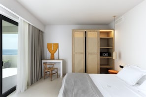 Suíte, 2 quartos, vista para o mar | Frigobar, cofres nos quartos, quartos à prova de som