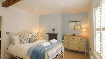 2 bedrooms, individually decorated, individually furnished, free WiFi