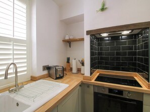 Dishwasher, cookware/dishes/utensils