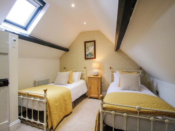 2 bedrooms, individually decorated, individually furnished, free WiFi