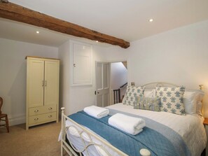 2 Schlafzimmer, individuell dekoriert, individuell eingerichtet