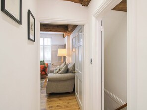 Interior - Raven Lane Retreat (Ludlow)