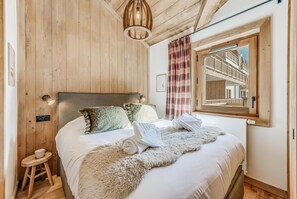 4 bedrooms, WiFi, bed sheets