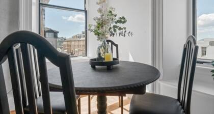 Modern 2 Bed Sleep 4 In Gourock