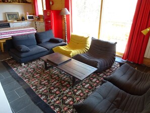 Télévision, cheminée