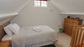 2 bedrooms, individually decorated, individually furnished, free WiFi