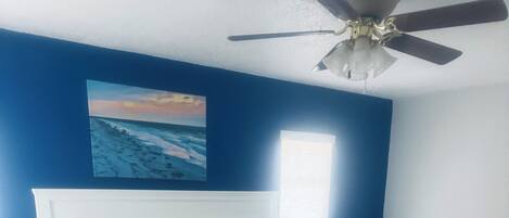 2 多间卧室、WiFi、床单