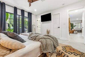 2 chambres, fer et planche à repasser, Wi-Fi gratuit, draps fournis