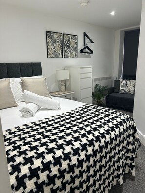 1 Schlafzimmer, Bügeleisen/Bügelbrett, kostenloses WLAN, Bettwäsche