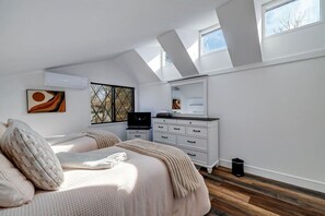 Iron/ironing board, travel crib, free WiFi, bed sheets