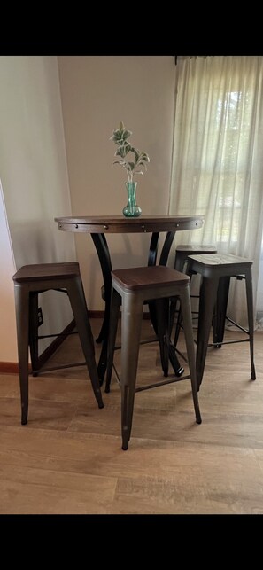 Dining - Recently remodeled 3 bedroom spacious home, close to Jet Express, beach. (Port Clinton)