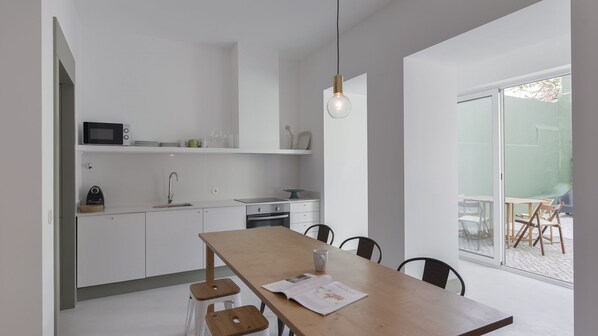 Fridge, microwave, oven, stovetop - Jardim do Embaixador 1BDR Apartment by LovelyStay (Lisbon)