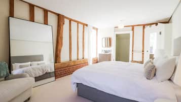 Cottage | 4 bedrooms, individually decorated, individually furnished, free WiFi