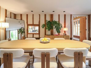 Cottage | Dining