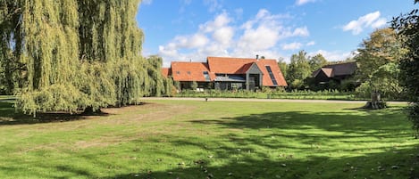 Cottage | Property grounds