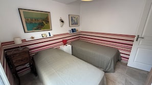 3 bedrooms, iron/ironing board, Internet, bed sheets