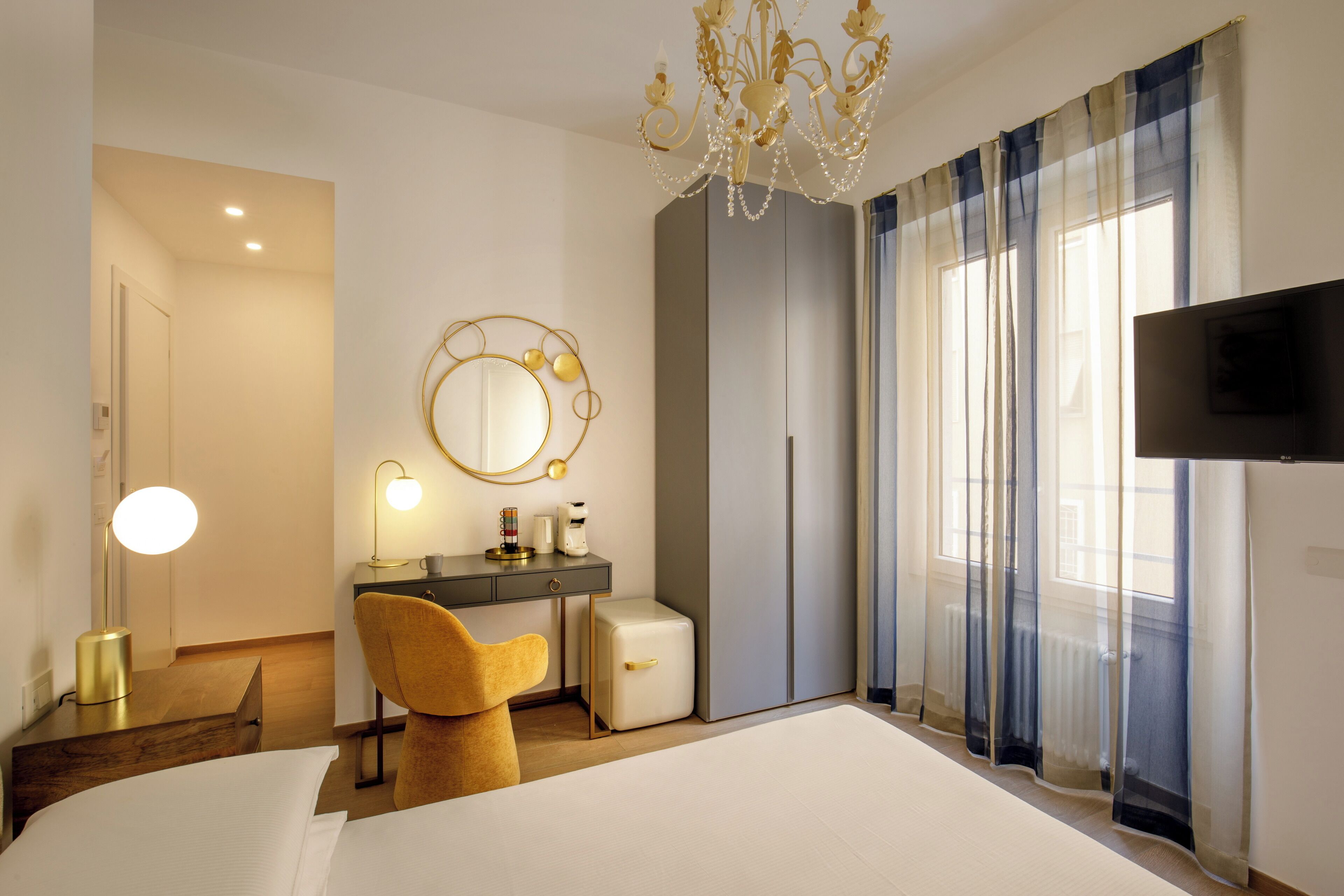 Classic Double Room, 1 Queen Bed | Premium bedding, down duvets, minibar, in-room safe