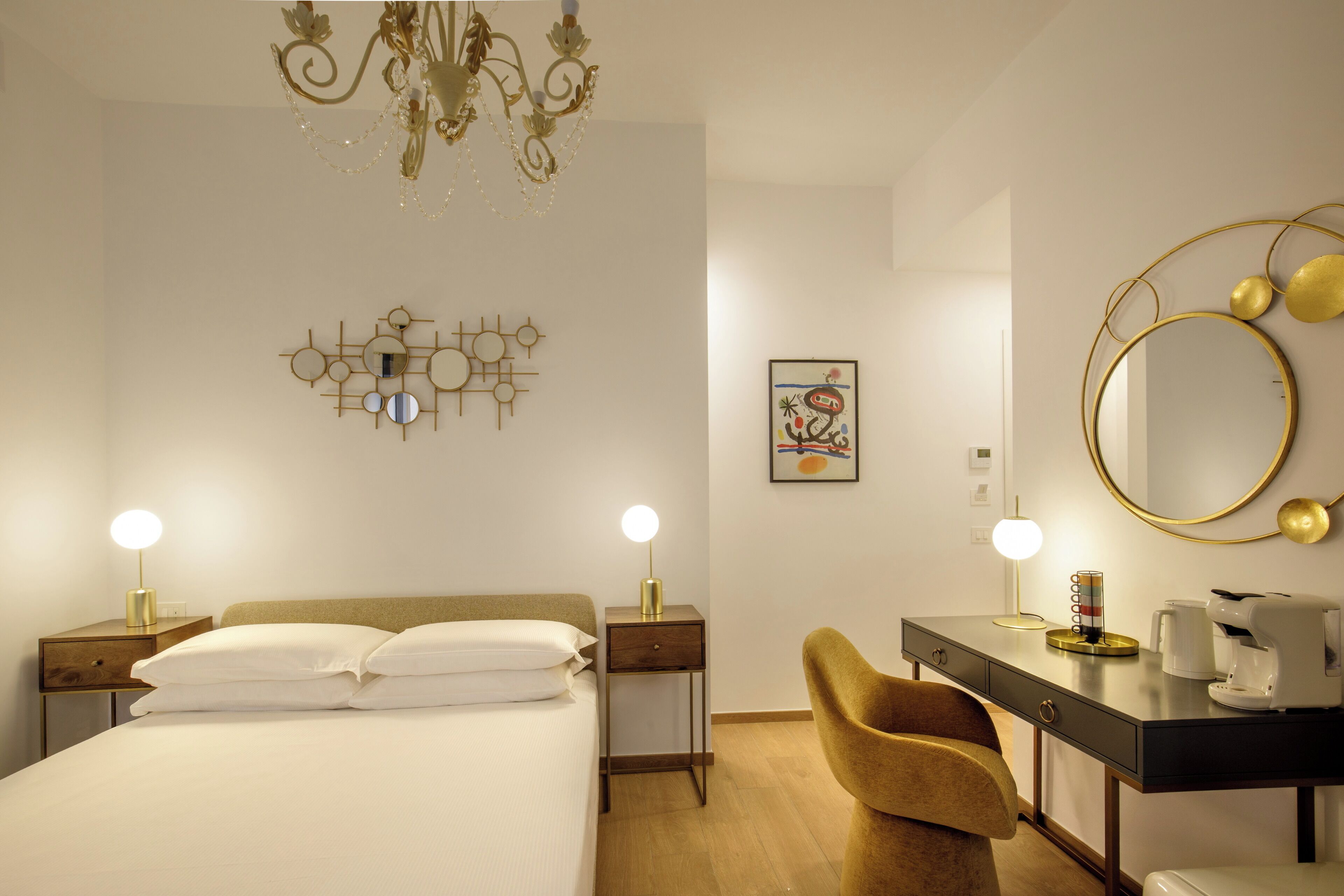 Classic Double Room, 1 Queen Bed | Premium bedding, down duvets, minibar, in-room safe
