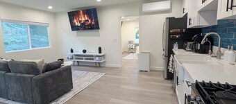 Charming 1-bedroom house in Santa Clarita