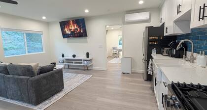 Charming 1-bedroom house in Santa Clarita