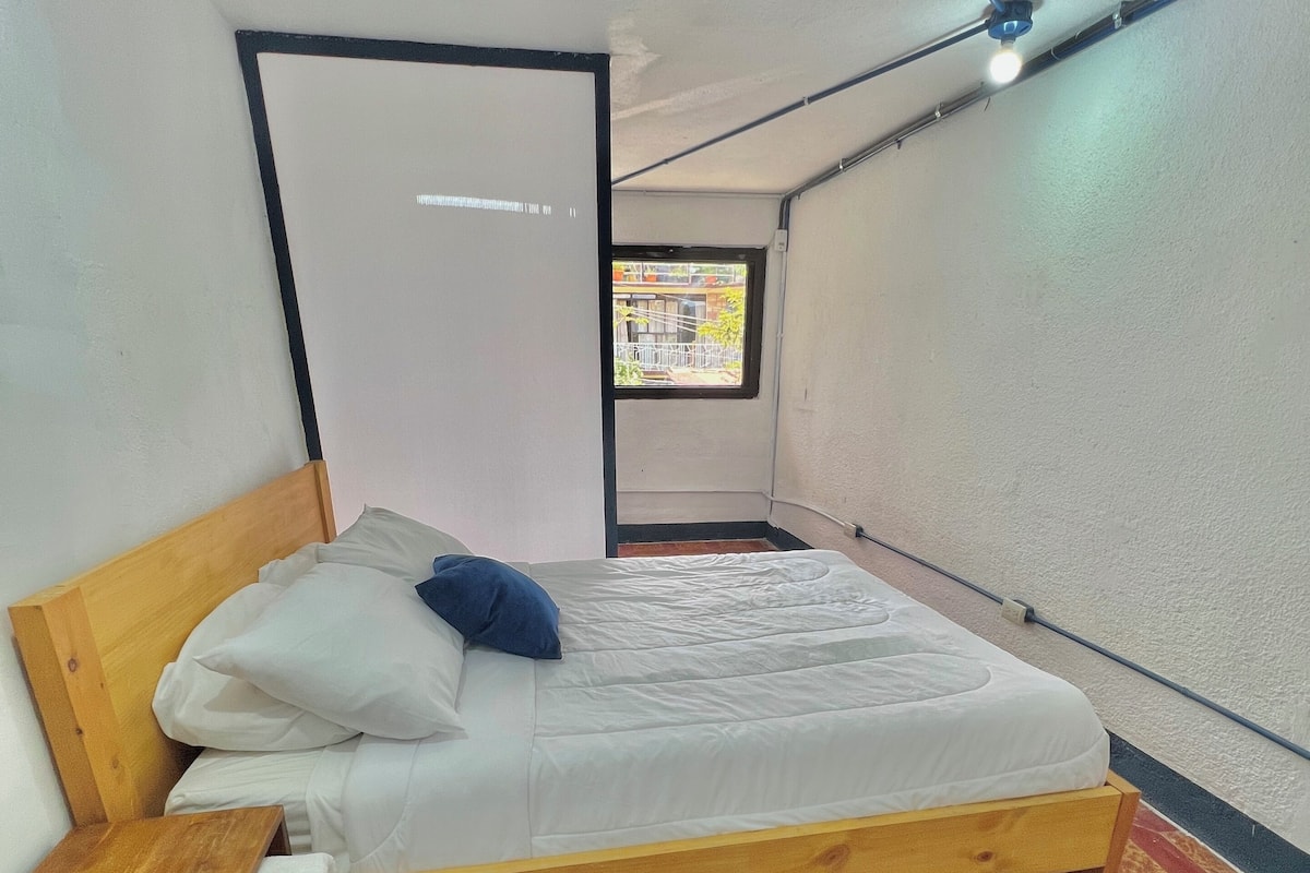 Basic Double Room | Bathroom