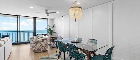 Condo, Multiple Beds (Moontide B707) | Dining